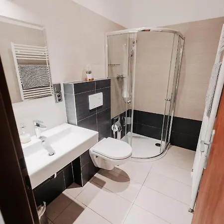 Elegant Studio, 400m From The Square Apartamento *