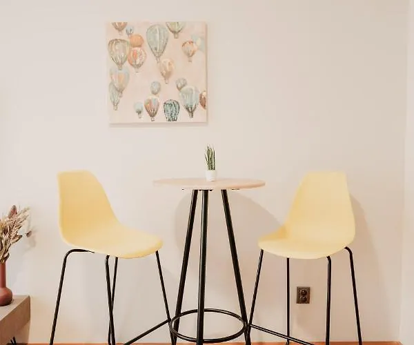 Elegant Studio, 400m From The Square Appartement *