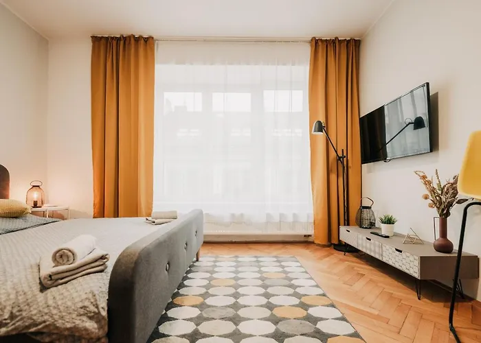 Appartement Elegant Studio, 400m From The Square *