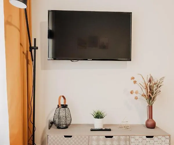 Elegant Studio, 400m From The Square Lägenhet *